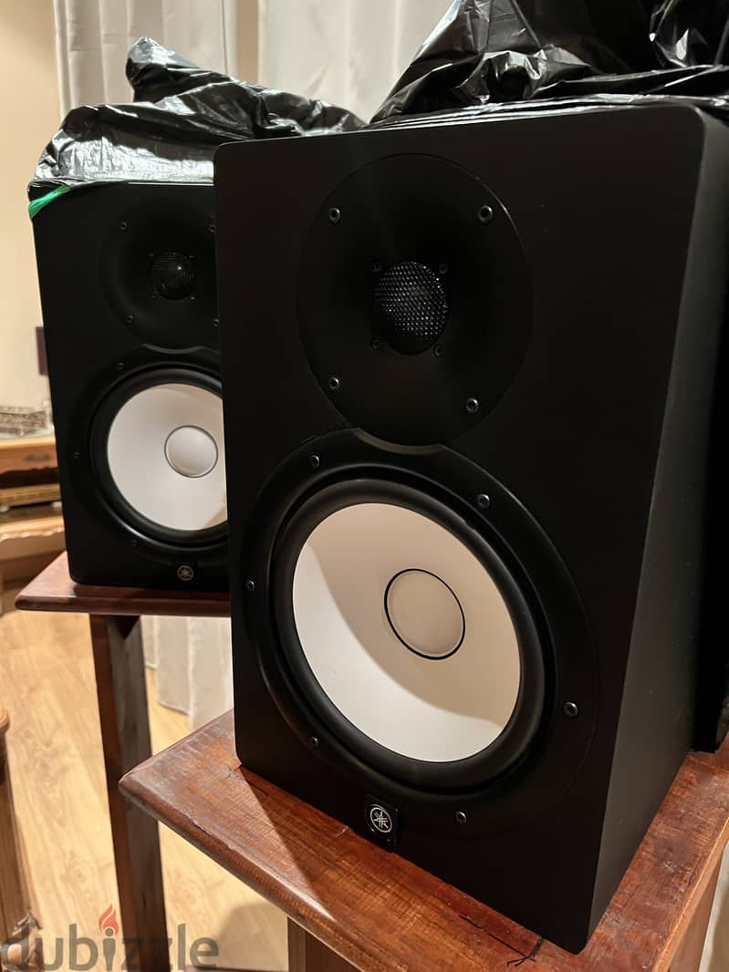 Yamaha HS8 Studio Monitors 2