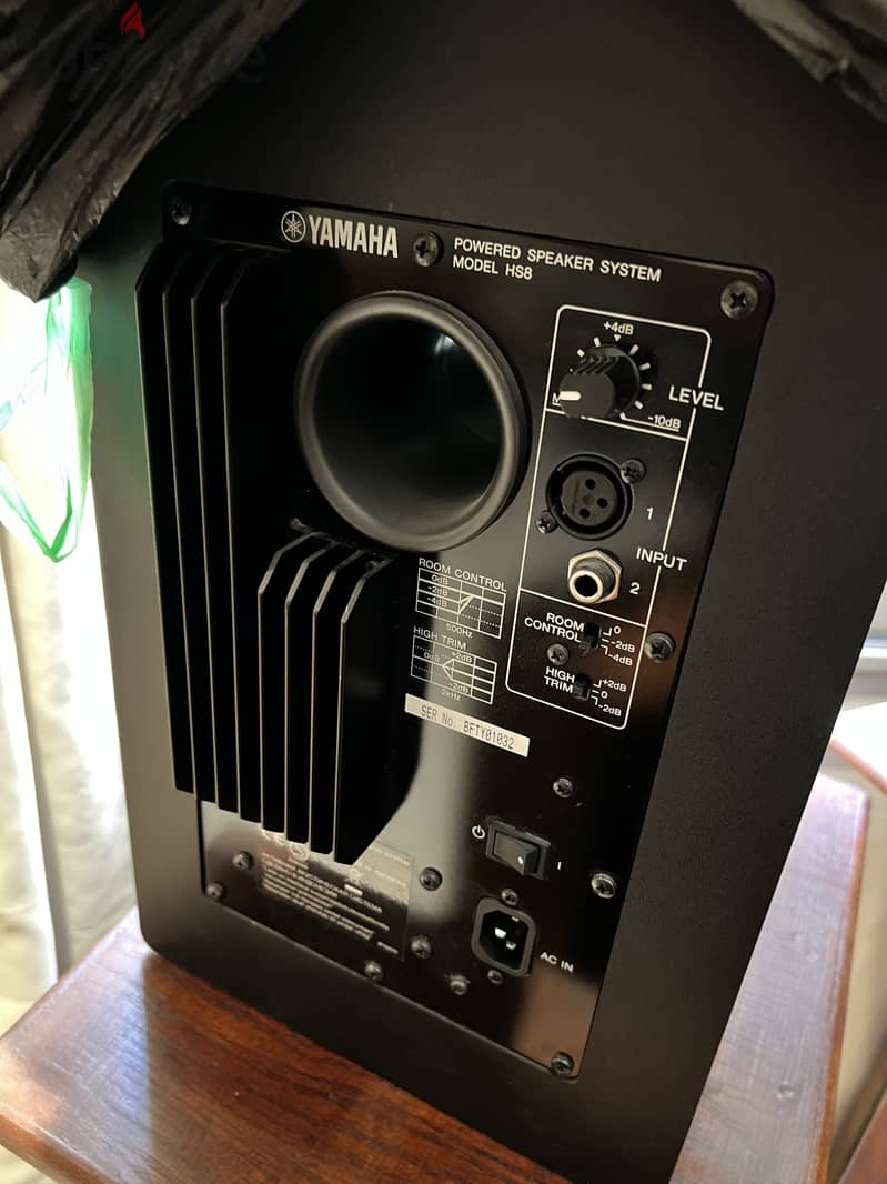 Yamaha HS8 Studio monitors 4