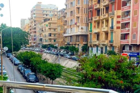 شقة للبيع 170 م كليوباترا (على الترام مباشرة)- تصلح اداري او سكني
