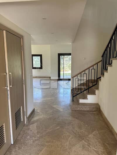 Twin House for Rent in Uptown 3 Bedrooms with Kitchen and Air Conditioning