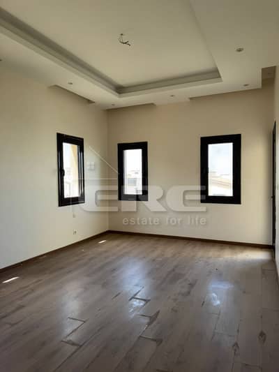 Twin house for rent in Uptown, 3 bedrooms, prime location