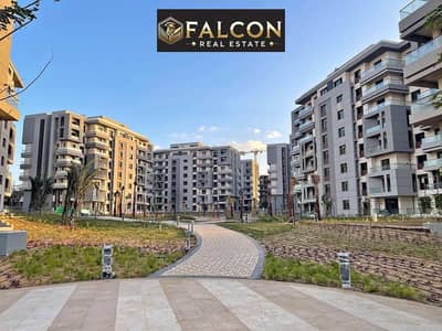 For sale with a 28% discount: a ready-to-view apartment with a double view overlooking the landscape and the Green River in Blue Vert Compound, in the
