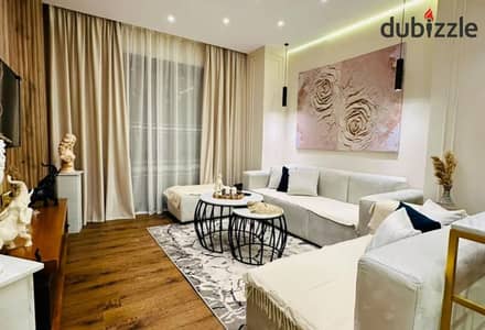 شقة مؤثثة بالكامل في القاهرة الجديدة، تضم حديقة خاصة تطل على مسطحات مائية، وتتكون من 2 bedrooms 2 and  bathrooms