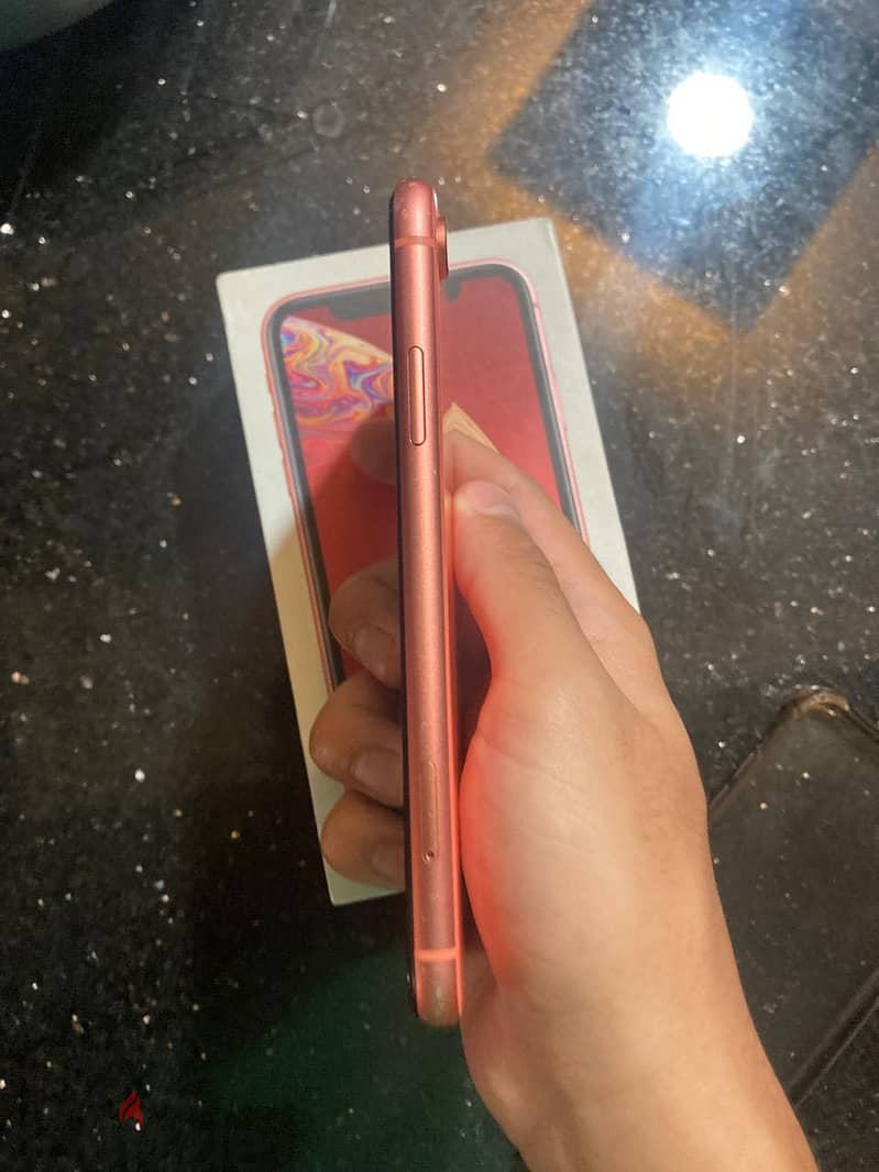 iPhone XR 128g 4