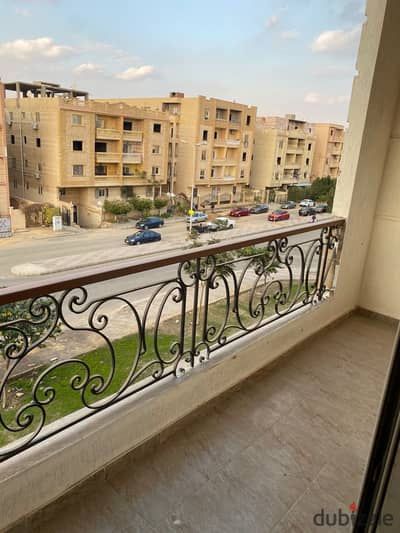 شقة للبيع مدينة الشروق 3 غرف نوم