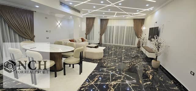 **للإيجار | فيلا دوبلكس فاخرة في Hyde Park New Cairo**  استمتع بأسلوب حياة استثنائي داخل **Hyde Park New Cairo**، أحد أكبر وأرقى المجتمعات السكنية