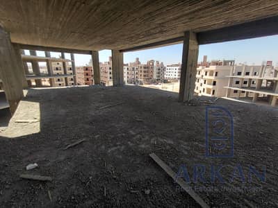 شقة للبيع 3 غرف بالتقسيط فحدائق أكتوبر فكمبوند على شارع النوادي جاهزة للمعاينة TA