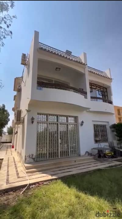 ڤيلا خاصه للبيع داخل كمبوند الجوهرة بجوار الجامعه البريطانيه