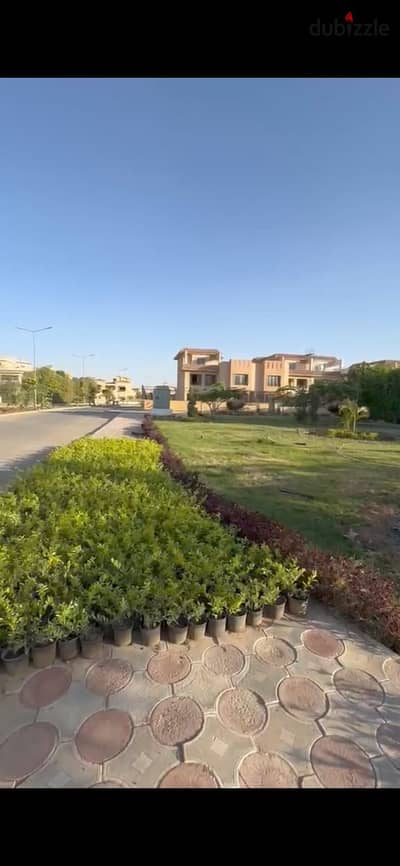 تاون هاوس كورنرللبيع في كمبوند سبرينجز الشروق