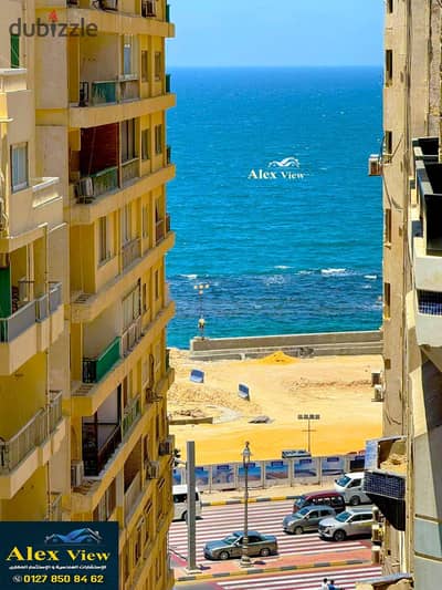 للبيع شقه مرخصه في ميامي بحري 3 غرف عالبحر بجوار جاد 125م