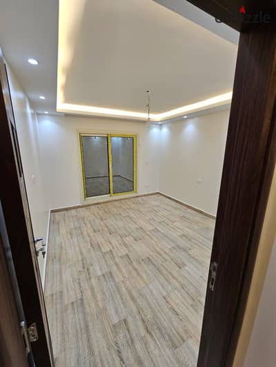 Apartment for sale in Al-Khamail Compound in Sheikh Zayed, very distinctive