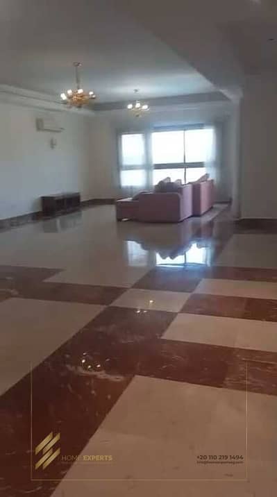 شقة في موقع مميز | مطلة على ملعب الجولف | للإيجار في قطامية ديونز مع مطبخ وتكيفات