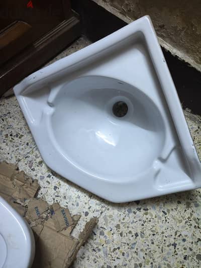 حوض حمام ركنه صغير