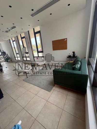 مكتب بعائد رح عالي  متشطب مفروش للبيع في ديستريكت 5 التجمع الخامس District 5 New Cairo