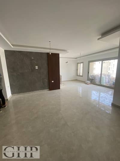 شقة متشطبة بالتكييفات للإيجارفي بالم هيلز التجمع الخامس Palm Hills New Cairo