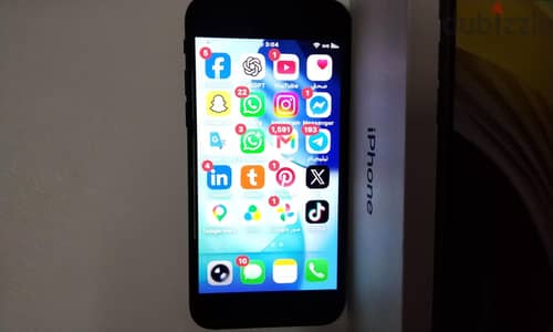 Apple - iPhone SE