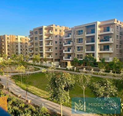 شقه 83متر متشطب بالكامل بالمطبخ والتكيفات لوكيشن مميز تاج سيتي القاهره الجديده taj city