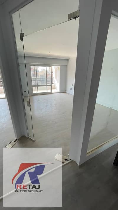 Apartment 290 sq m for residential or administrative rent, suitable for large companies and offices, on Makram Ebeid Main Street