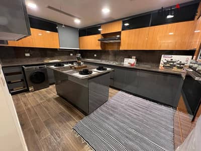 شقة Luxury للإيجار بإطلالة Jacaranda View | 3 Bedrooms | الدور الثالث | Concealed AC | Smart TVs | Parking | 120 ألف شهريا