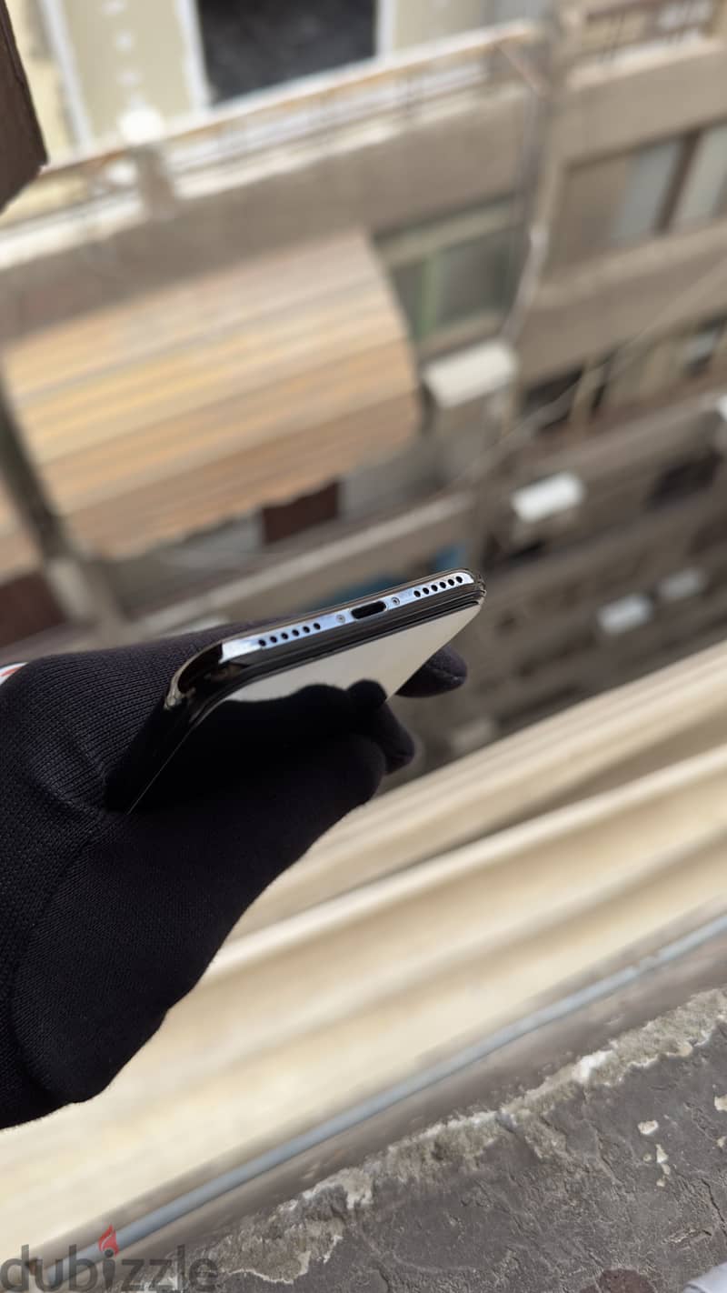 Apple - iPhone X 5