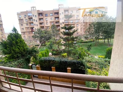 For sale cash 91 meters Talaat Mustafa repeated floor garden view special finishing in Madinaty B6