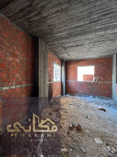 فرصه للاستثمار او للسكن في الحي المتميز في مدينه بدر شقه 140 م دور اول خلفي العماره ناصيه تاني نمره من الخدمات الخدمات الي في منتصف الحي