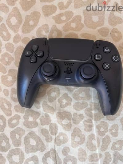 دراع ps5 اسود بحالة ممتازة