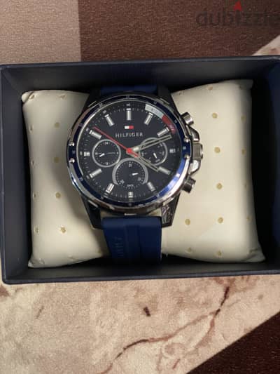 ساعة Tommy Hilfiger أصلية للبيع
