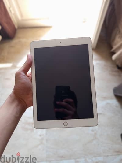 ipad 5th generation  32gبحالة الجديد  box بدون  وارد الخارج