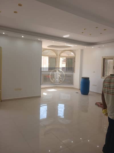 Apartment for rent in Al-Yasmeen 7, First Settlement, close to amenities.