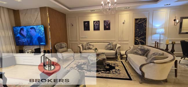 Luxury Townhouse in Layan – Golden Square