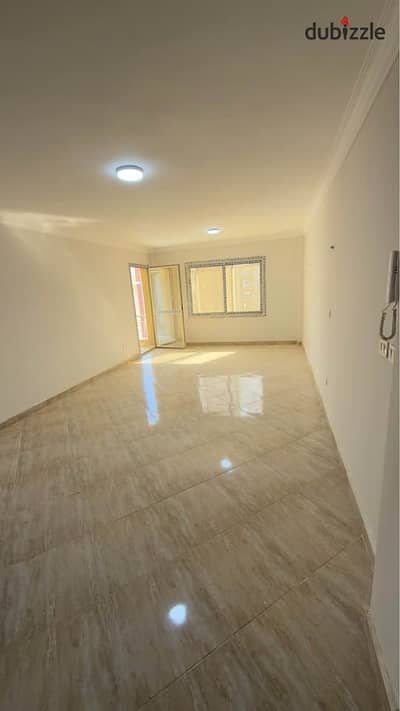 For sale, an apartment in Dar Misr Compound, Al-Andalus, New Cairo, directly on the Southern Ninety, in front of Hyde Park Compound, and minutes from the American University and Mofida Compound. For sale, an apartment in Dar Misr Compound, Al-Andalus, New Cairo, directly on the Southern Ninety, in front of Hyde Park Compound, and minutes from the American University and Mofida Compound.