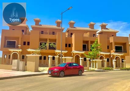 للبيع توين هاوس كمبوند نيوم اكتوبر فيو مميز بجوار ماونتن فيو تشيل اوت بارك 6 اكتوبر