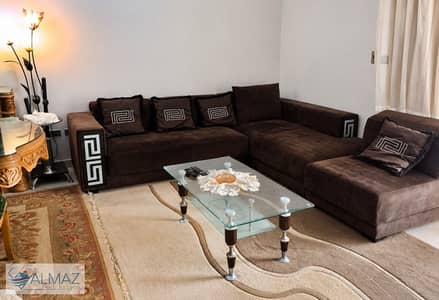 شقه مفروشه ١٥٠ متر للايجار في البنفسج عمارات في التجمع الأول بالقرب من الرحاب و يقع على شارع التسعين الشمالي مباشرة