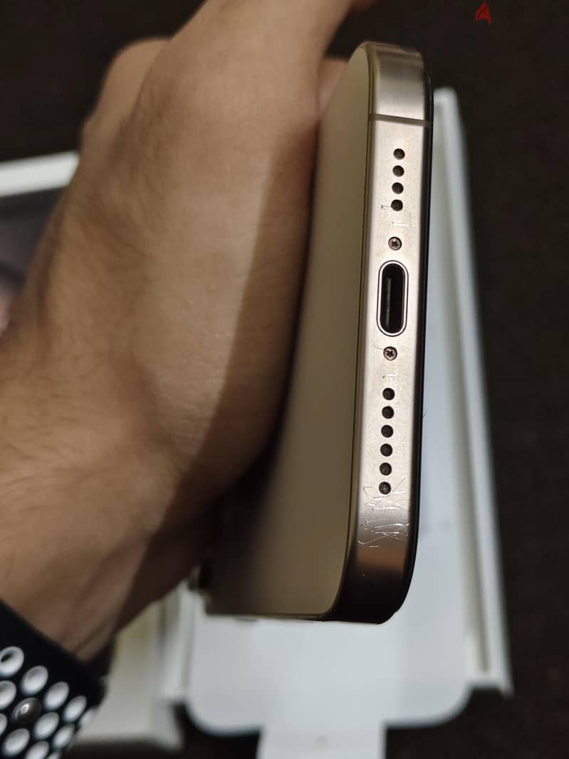 Apple - iPhone 16 Pro Max 2