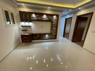 شقة للايجارفي الحي 16 بالشيخ زايد تشطيب الترا مودرن و لوكيشن مميز و فيو رائعApartment for rent in Sheikh Zayed District 16
