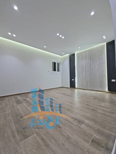 A stunning apartment, ultra-super-luxury finishing, very special location, 125 meters