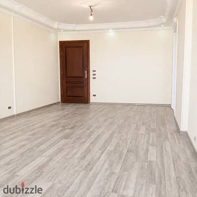 *شقة للإيجار 150م بسموحة (بمطلات نادي سموحة وكوبري 14 مايو مباشرة ) *