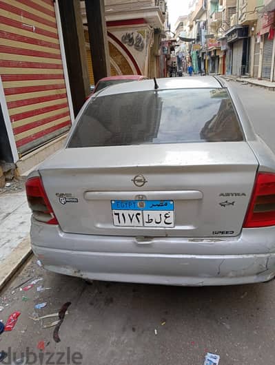 أوبل أسترا 2000