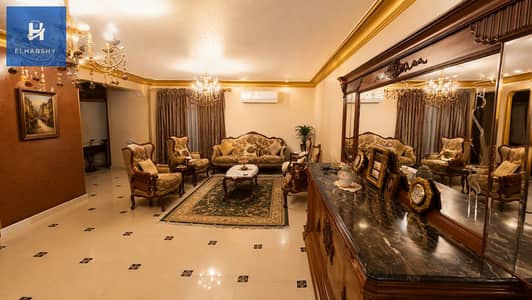فى شارع شهاب الرئيسى 200م فى المهندسين ( 4غرف ) مسجلة شهر عقارى شقة للبيع . فى شارع شهاب الرئيسى 200م فى المهندسين ( 4غرف ) مسجلة شهر عقارى شقة للبيع .