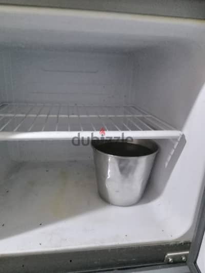 تلاجه ماركه هامبورج مستعمله سنه