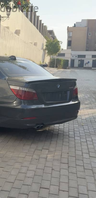 Car spoiler