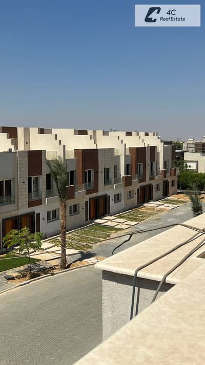 Townhouse villa at the lowest market price of 500k 4 bedrooms prime location in Azzar 2 Compound Fifth Settlement New Cairo