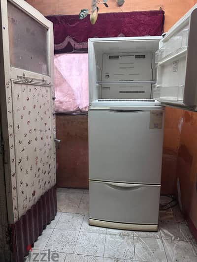 ثلاجه بحاله ممتازه
