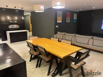 Lake View Residence ~ FURNISHED ~ Modern ~ Luxurious