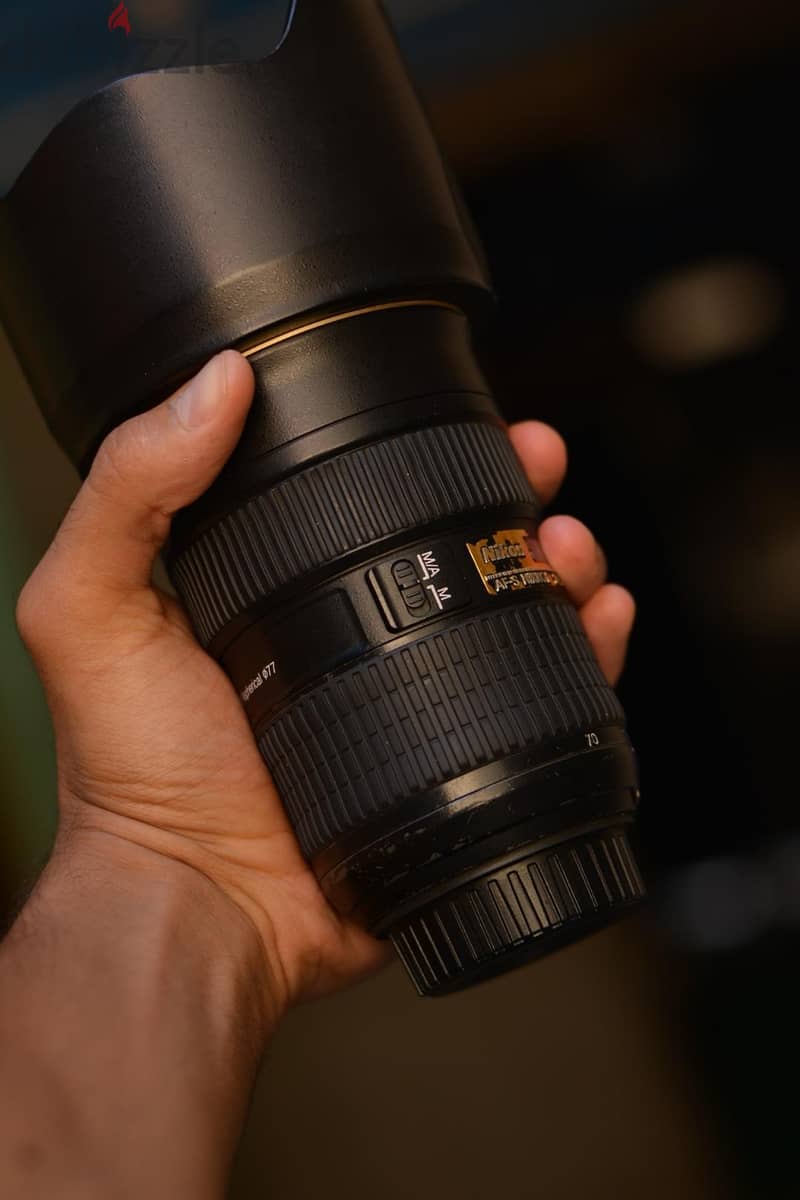 24-70 Nikon 4