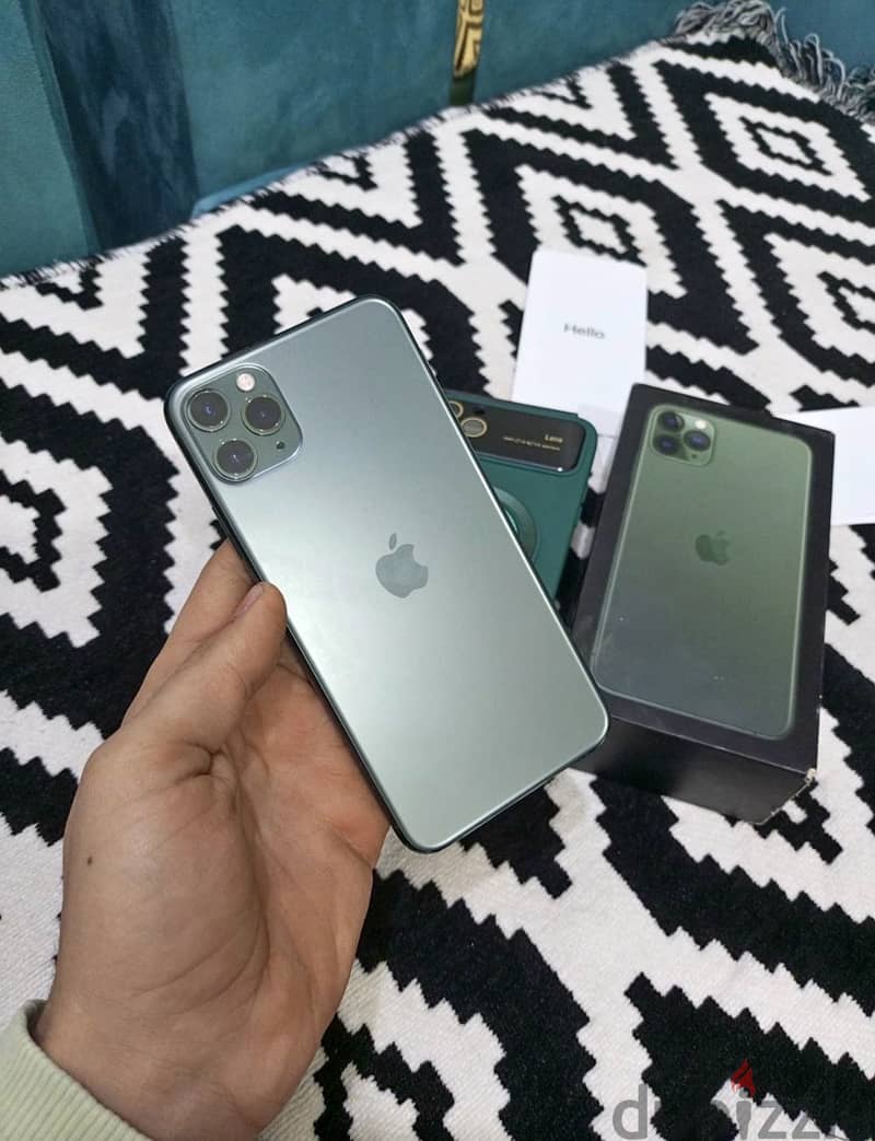 Apple - iPhone 11 Pro Max 3