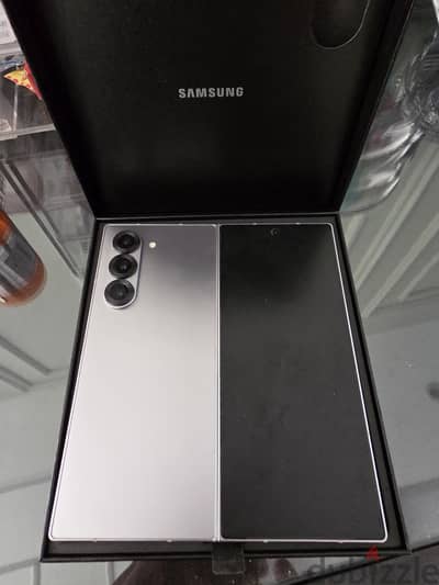 Samsung Z Fold 6