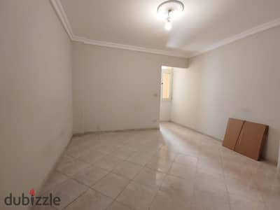 Apartment 130m, Law Mustafa Kamel, 4 rooms and reception, near Mustafa Kamel signal, 3rd floor, stairs