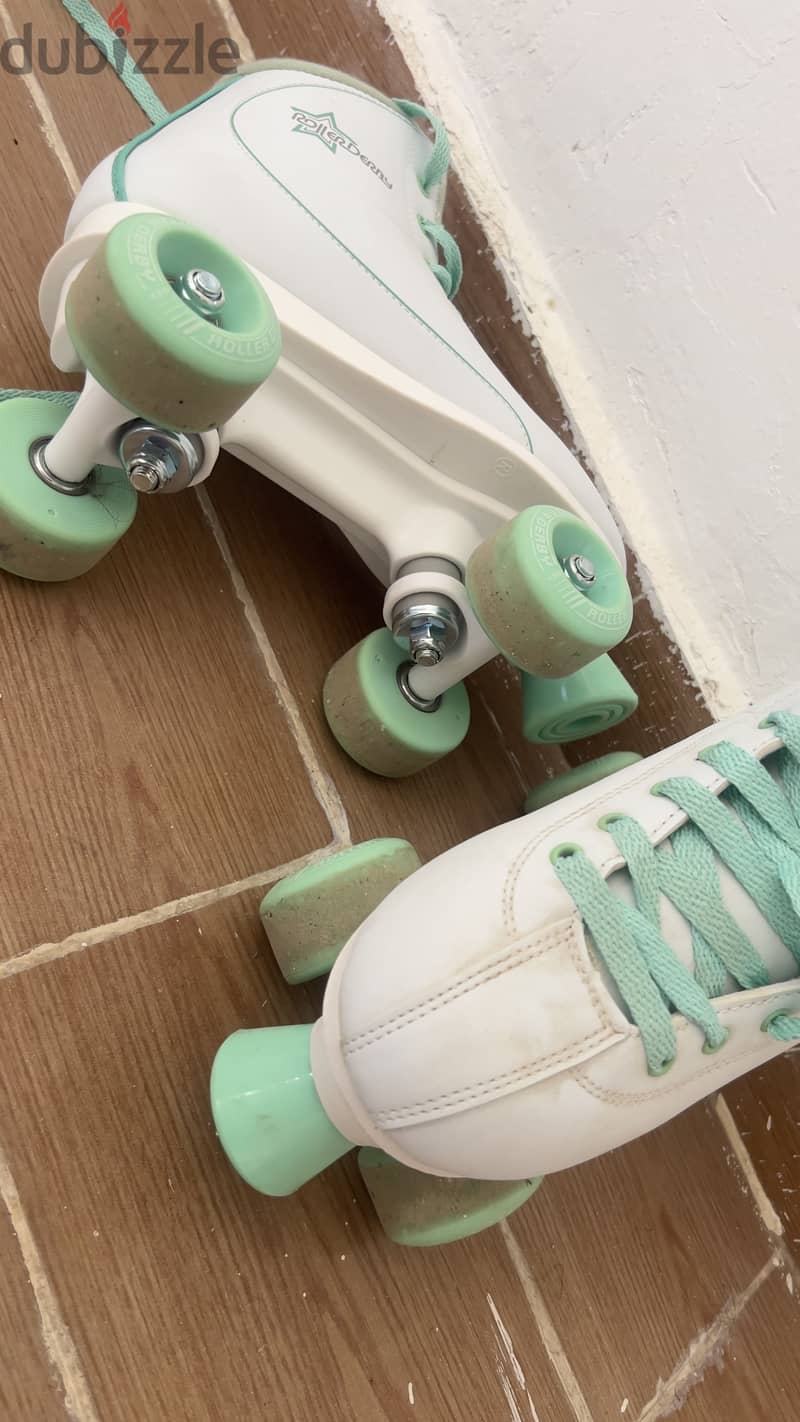 Roller skates  3
